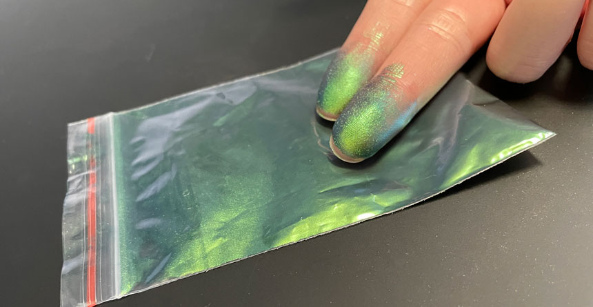 Pigmento magnético de cambio de color verde-dorado-azul