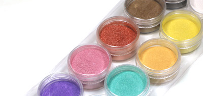 Historia del polvo de mica y su aplicación en la serigrafía.